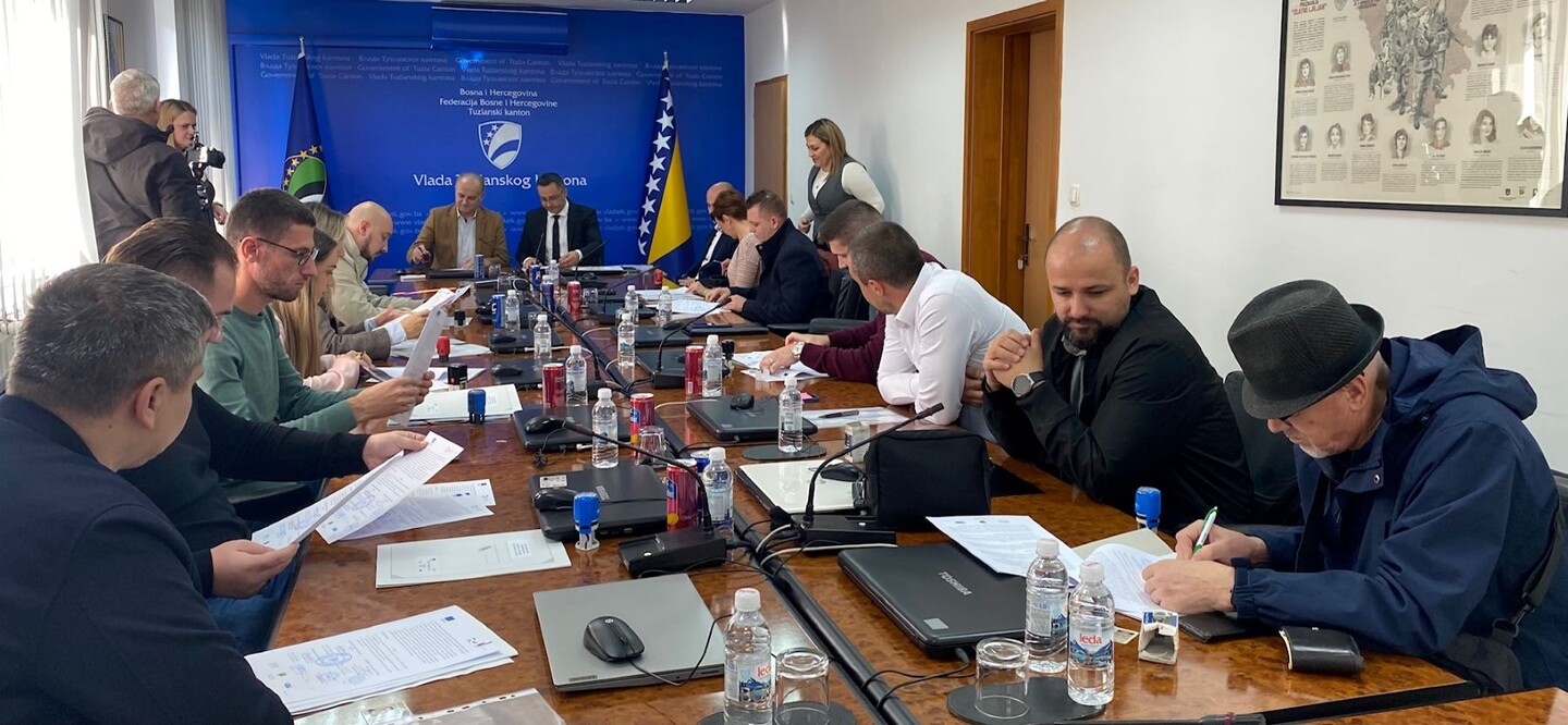 1762869859_69134263a50a3