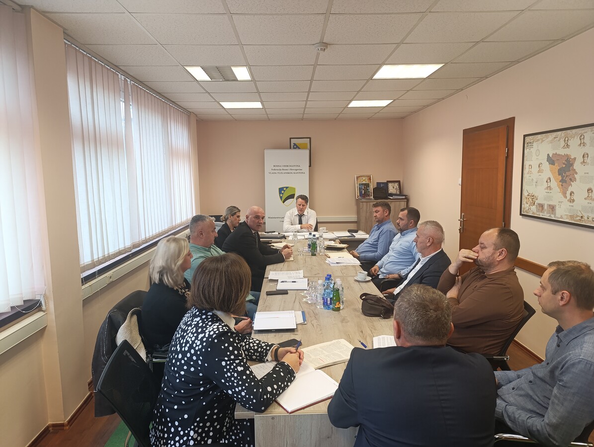 1762873413_6913504530d53