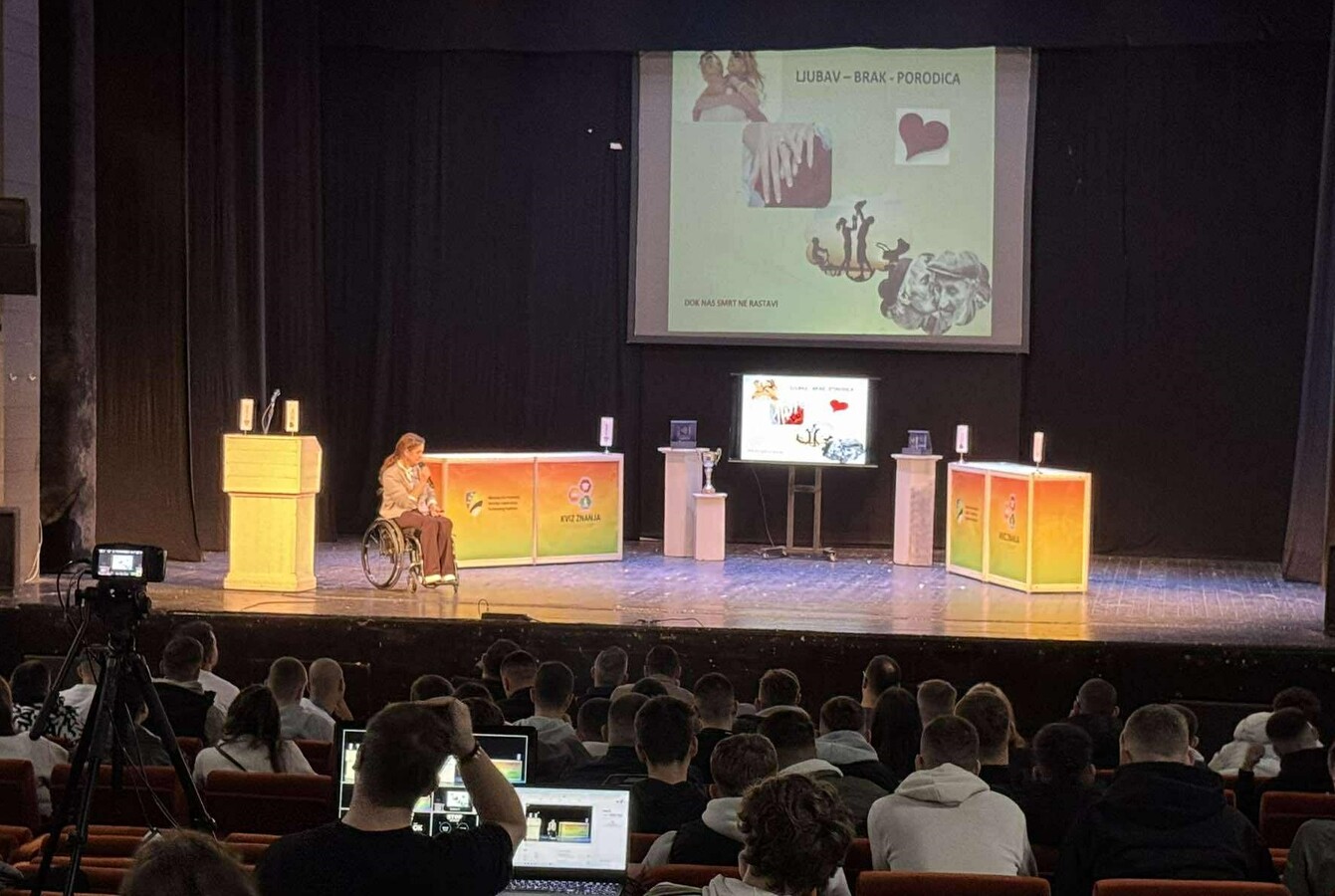 1762934563_69143f23d1ccb