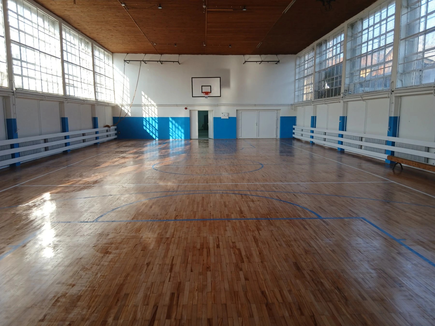 Obnovljena fiskulturna sala u Osnovnoj školi „Kreka“: Bolji uslovi za sport i razvoj učenika